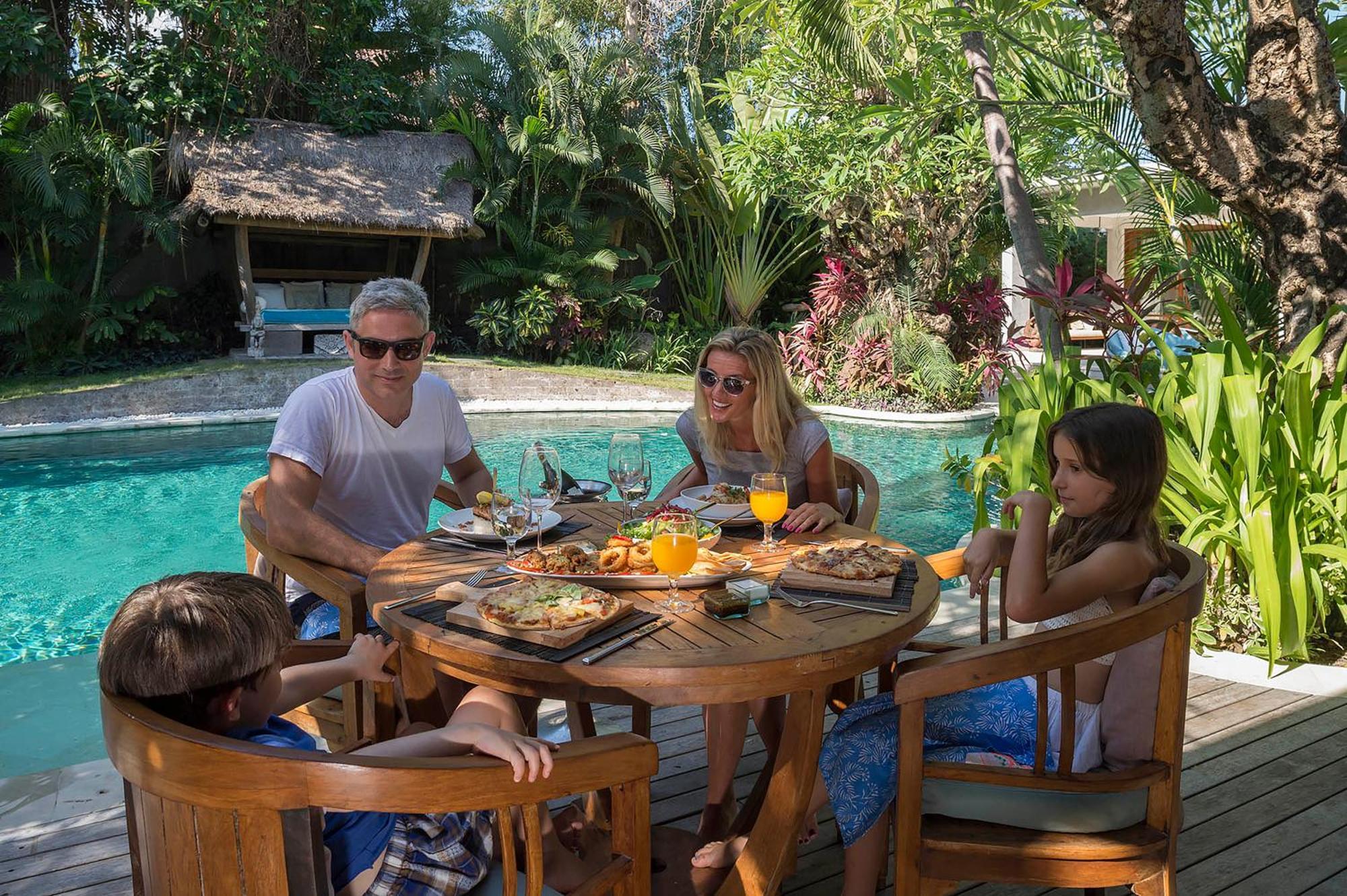 Lataliana Seminyak Βίλα Εξωτερικό φωτογραφία